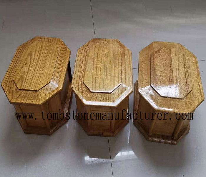 wooden urn1